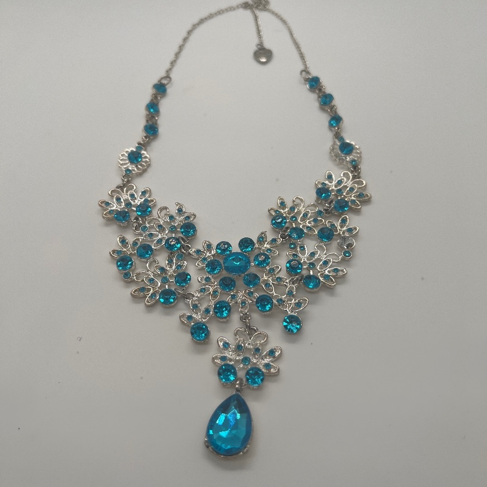 Teal gem necklace Betsey Johnson heart